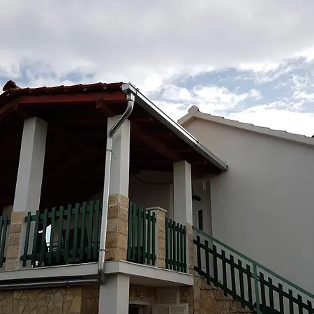 Vojaline * Milna (Brac)